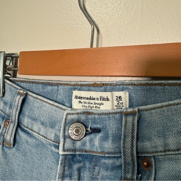 Abercrombie & Fitch The 90s Slim Straight Ultra  High Rise 26 - Picture 4 of 6